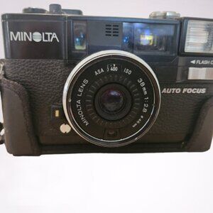 MINOLTA HI-MATIC AF2 35mm Point & Shoot Camera Vintage Auto Focus with Case
